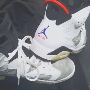 Jordan 6s size 10.5 slightly used NICE